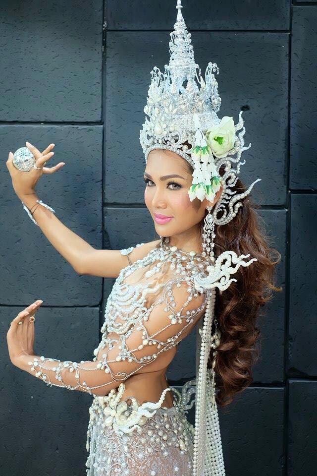 แชมเปญ Miss Queen 2015 แชมเปญ Miss Queen 2015