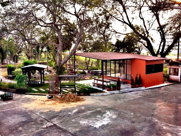 รีโนเวทสวนน้ำท่วม เป็นร้านกาแฟเล็ก ๆ น่ารักสุดชิล รีโนเวทสวนน้ำท่วม เป็นร้านกาแฟเล็ก ๆ น่ารักสุดชิล