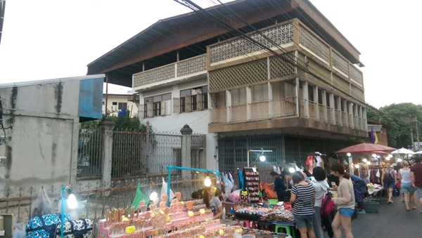 สร้างโฮสเทล เมื่อนักเดินทางอยากสร้างโฮสเทล งานรีโนเวทบ้านเก่าจึงเกิดขึ้น ! สร้างโฮสเทล เมื่อนักเดินทางอยากสร้างโฮสเทล งานรีโนเวทบ้านเก่าจึงเกิดขึ้น !