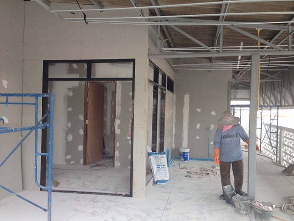 สร้างโฮสเทล เมื่อนักเดินทางอยากสร้างโฮสเทล งานรีโนเวทบ้านเก่าจึงเกิดขึ้น ! สร้างโฮสเทล เมื่อนักเดินทางอยากสร้างโฮสเทล งานรีโนเวทบ้านเก่าจึงเกิดขึ้น !