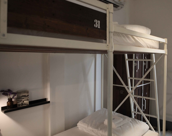 สร้างโฮสเทล เมื่อนักเดินทางอยากสร้างโฮสเทล งานรีโนเวทบ้านเก่าจึงเกิดขึ้น ! สร้างโฮสเทล เมื่อนักเดินทางอยากสร้างโฮสเทล งานรีโนเวทบ้านเก่าจึงเกิดขึ้น !