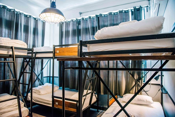 สร้างโฮสเทล เมื่อนักเดินทางอยากสร้างโฮสเทล งานรีโนเวทบ้านเก่าจึงเกิดขึ้น ! สร้างโฮสเทล เมื่อนักเดินทางอยากสร้างโฮสเทล งานรีโนเวทบ้านเก่าจึงเกิดขึ้น !