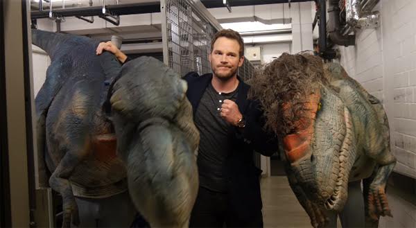 จะเกิดอะไรขึ้นเมื่อพระเอก Jurassic มาเจอไดโนเสาร์นอกจอ จะเกิดอะไรขึ้นเมื่อพระเอก Jurassic มาเจอไดโนเสาร์นอกจอ
