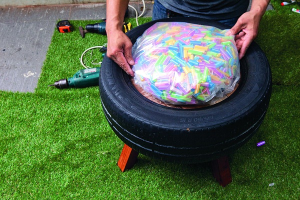 DIY คืนชีพยางรถยนต์เสื่อมสภาพ เป็นเก้าอี้นั่งชิวในสวน DIY คืนชีพยางรถยนต์เสื่อมสภาพ เป็นเก้าอี้นั่งชิวในสวน