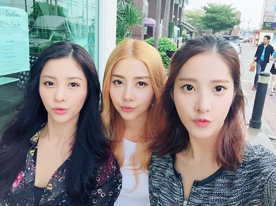 15 พี่น้องดาราหน้าตาดียกบ้าน สวยหล่อดูดี งานนี้มีเกิด ! 15 พี่น้องดาราหน้าตาดียกบ้าน สวยหล่อดูดี งานนี้มีเกิด !