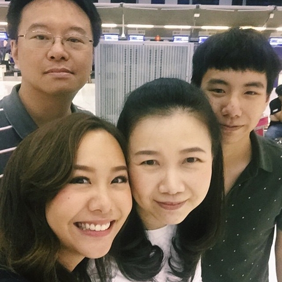 15 พี่น้องดาราหน้าตาดียกบ้าน สวยหล่อดูดี งานนี้มีเกิด ! 15 พี่น้องดาราหน้าตาดียกบ้าน สวยหล่อดูดี งานนี้มีเกิด !