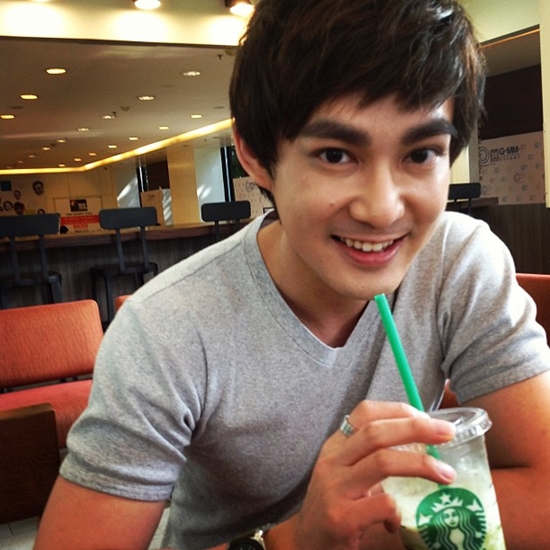 15 พี่น้องดาราหน้าตาดียกบ้าน สวยหล่อดูดี งานนี้มีเกิด ! 15 พี่น้องดาราหน้าตาดียกบ้าน สวยหล่อดูดี งานนี้มีเกิด !