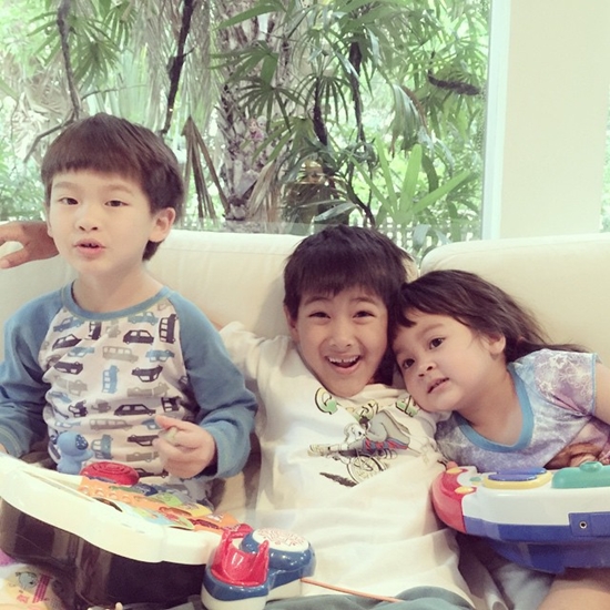 10 พี่น้องทายาทคนบันเทิง 10 พี่น้องทายาทคนบันเทิง