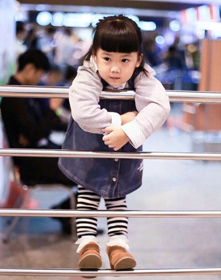 15 พี่น้องดาราหน้าตาดียกบ้าน สวยหล่อดูดี งานนี้มีเกิด ! 15 พี่น้องดาราหน้าตาดียกบ้าน สวยหล่อดูดี งานนี้มีเกิด !