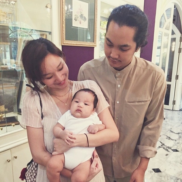 ภาพความน่ารัก.. น้องตน กับคุณแม่ฝาแฝด พลอย-เพชร อบอุ่นกันสุด ๆ ภาพความน่ารัก.. น้องตน กับคุณแม่ฝาแฝด พลอย-เพชร อบอุ่นกันสุด ๆ