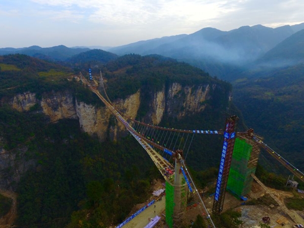 สะพานเชื่อมผาพื้นกระจกใส สะพานเชื่อมผาพื้นกระจกใส