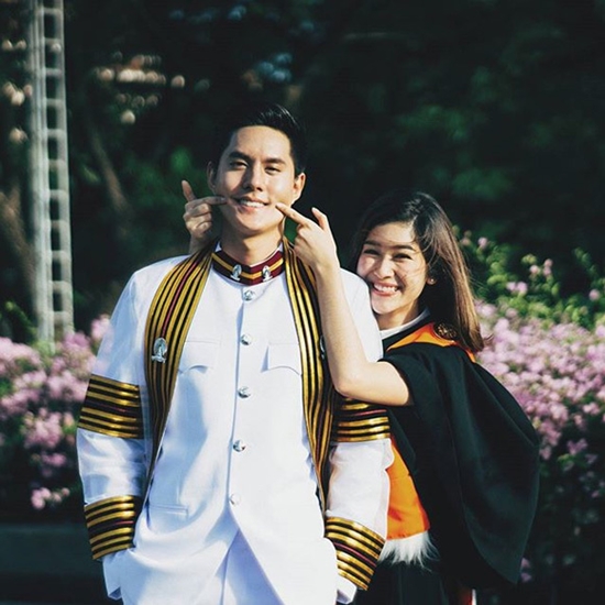 ดารารับปริญญา ดารารับปริญญา