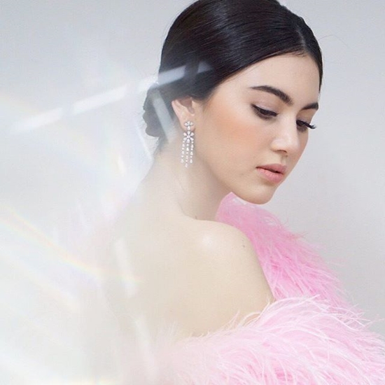 ใหม่ ดาวิกา ใหม่ ดาวิกา