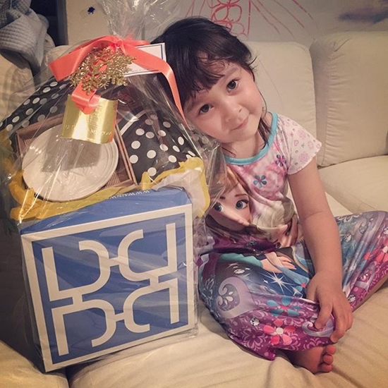 น้องเนซซี่ ลูกสาวแหม่ม คัทลียา  น้องเนซซี่ ลูกสาวแหม่ม คัทลียา