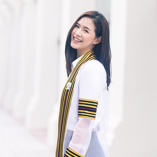 ดารารับปริญญา ดารารับปริญญา