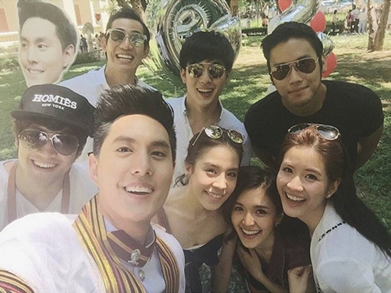 ดารารับปริญญา ดารารับปริญญา