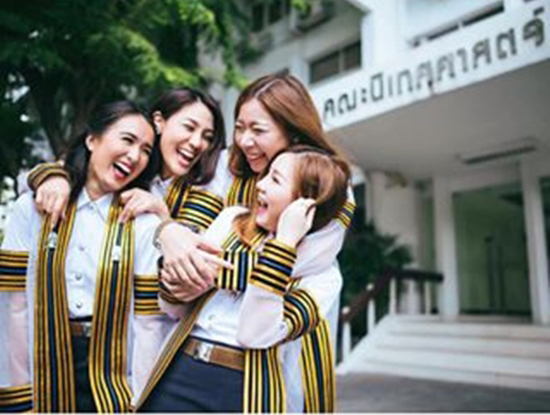 ดารารับปริญญาจุฬา ดารารับปริญญาจุฬา