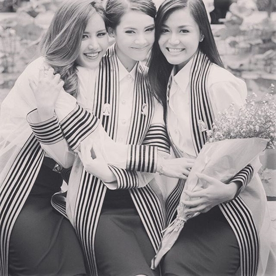 ดารารับปริญญา ดารารับปริญญา