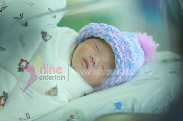 นุ้ย สุจิรา ควงสามี ปอนด์ ชยพล เผยโฉมลูกสาวคนแรก น้องรดา สิรดา นุ้ย สุจิรา ควงสามี ปอนด์ ชยพล เผยโฉมลูกสาวคนแรก น้องรดา สิรดา