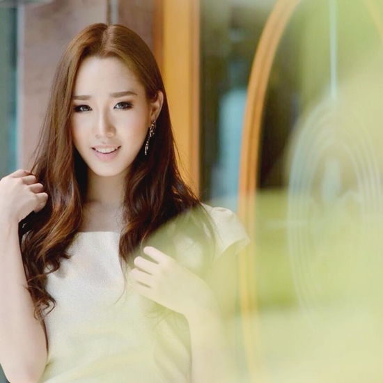 เนย อริสรา สาวสวยวัยใส ชาวเน็ตฟันธงคนนี้ตัวจริงของ แทค ภรัณยู เนย อริสรา สาวสวยวัยใส ชาวเน็ตฟันธงคนนี้ตัวจริงของ แทค ภรัณยู