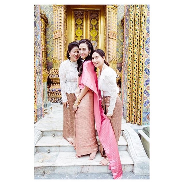 เอมี่ - ครีม - เอมมี่ เอมี่ - ครีม - เอมมี่