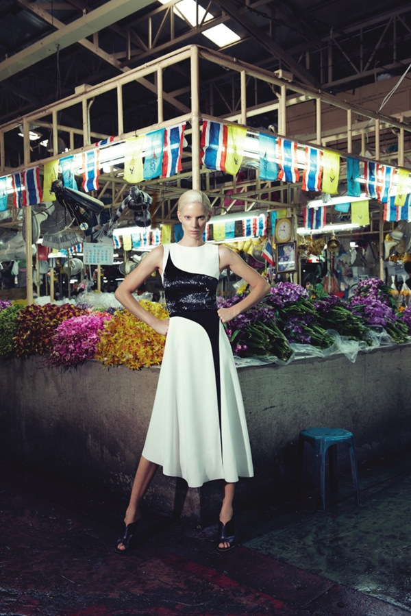 เมื่อห้างหรูแห่งนิวยอร์ก มาถ่ายแบบในกรุงเทพฯ...แฟชั่นสุดชิคจึงบังเกิด เมื่อห้างหรูแห่งนิวยอร์ก มาถ่ายแบบในกรุงเทพฯ...แฟชั่นสุดชิคจึงบังเกิด