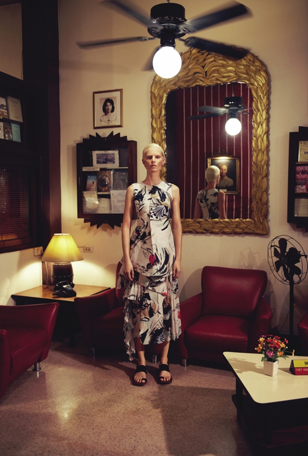 เมื่อห้างหรูแห่งนิวยอร์ก มาถ่ายแบบในกรุงเทพฯ...แฟชั่นสุดชิคจึงบังเกิด เมื่อห้างหรูแห่งนิวยอร์ก มาถ่ายแบบในกรุงเทพฯ...แฟชั่นสุดชิคจึงบังเกิด