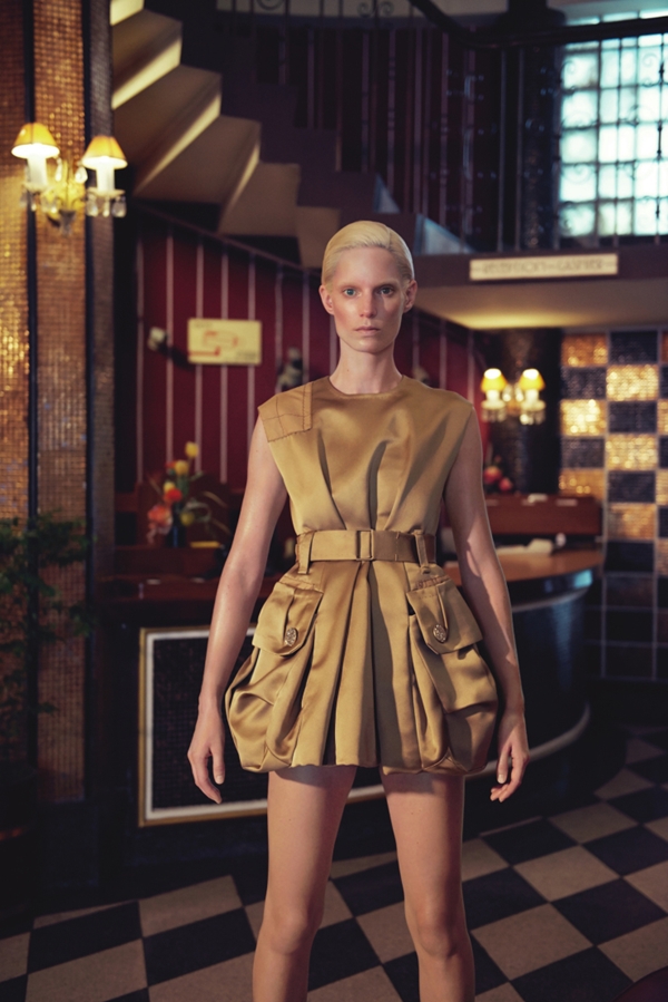 เมื่อห้างหรูแห่งนิวยอร์ก มาถ่ายแบบในกรุงเทพฯ...แฟชั่นสุดชิคจึงบังเกิด เมื่อห้างหรูแห่งนิวยอร์ก มาถ่ายแบบในกรุงเทพฯ...แฟชั่นสุดชิคจึงบังเกิด