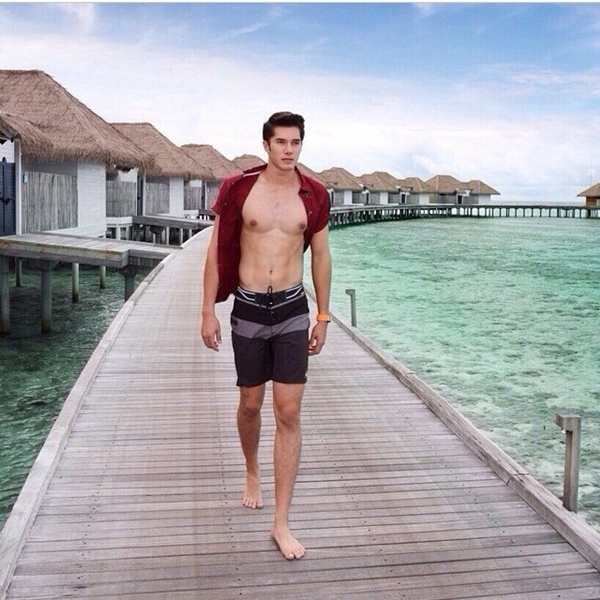 มิกค์ ทองระย้า มิกค์ ทองระย้า