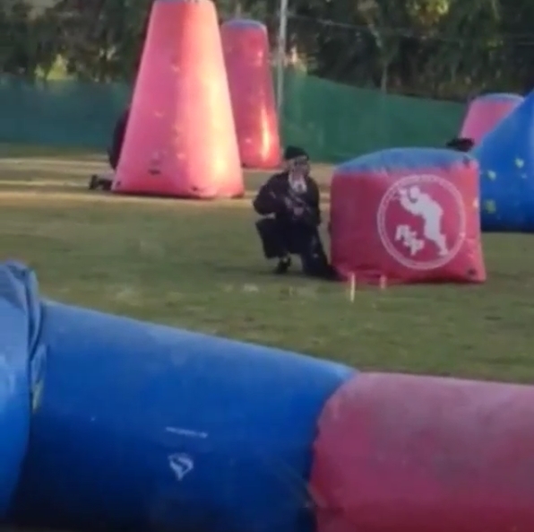 อั้ม เล่นเพ้นท์บอล อั้ม เล่นเพ้นท์บอล