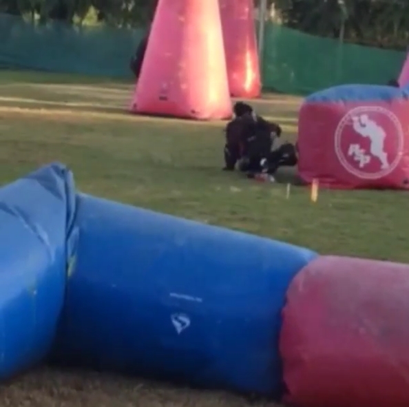 อั้ม เล่นเพ้นท์บอล อั้ม เล่นเพ้นท์บอล