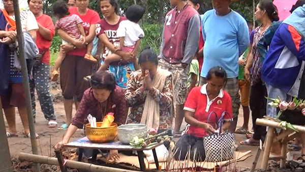 ขุดเจอโครงกระดูกมนุษย์โบราณ ขุดเจอโครงกระดูกมนุษย์โบราณ