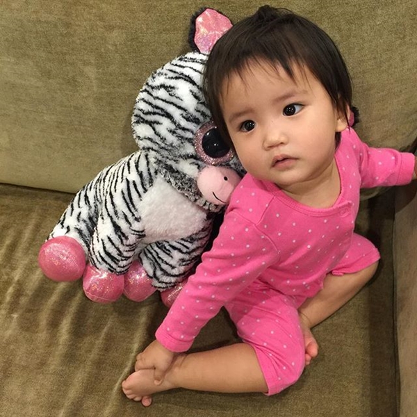 น้องจาติม ลูกสาวเกรซ มหาดำรงค์กุล น้องจาติม ลูกสาวเกรซ มหาดำรงค์กุล