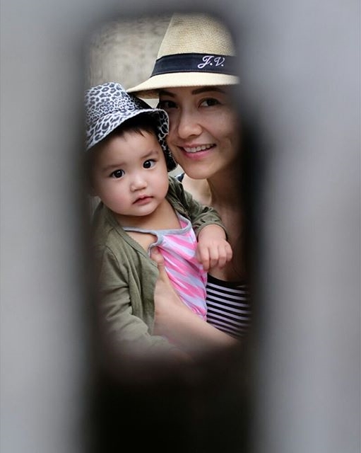 น้องจาติม ลูกสาวเกรซ มหาดำรงค์กุล น้องจาติม ลูกสาวเกรซ มหาดำรงค์กุล