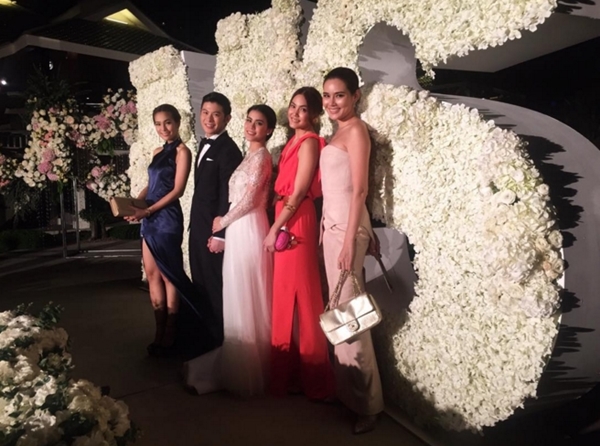 พลอย เจนี่ หญิง พลอย เจนี่ หญิง