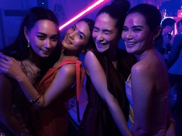 พลอย เจนี่ หญิง พลอย เจนี่ หญิง