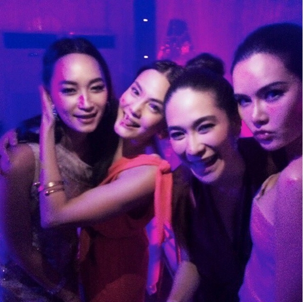 พลอย เจนี่ หญิง พลอย เจนี่ หญิง