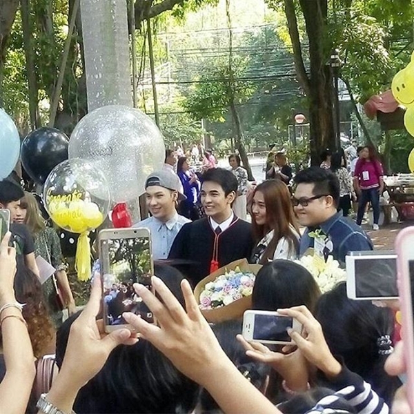 งานรับปริญญา กัน นภัทร งานรับปริญญา กัน นภัทร