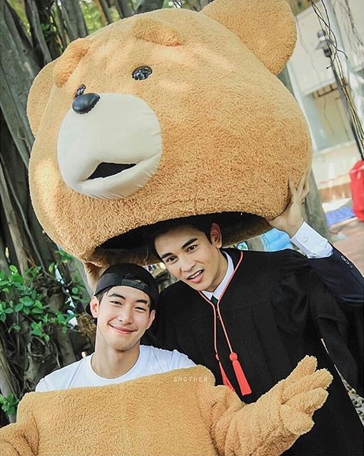 งานรับปริญญา กัน นภัทร งานรับปริญญา กัน นภัทร