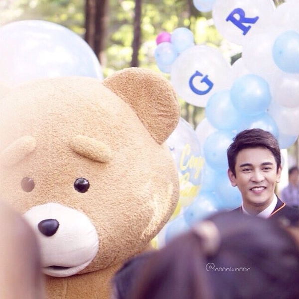 งานรับปริญญา กัน นภัทร งานรับปริญญา กัน นภัทร