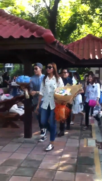 งานรับปริญญา กัน นภัทร งานรับปริญญา กัน นภัทร