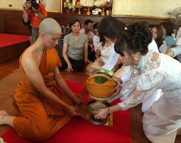 ไมค์ พิรัชต์ บวช ไมค์ พิรัชต์ บวช