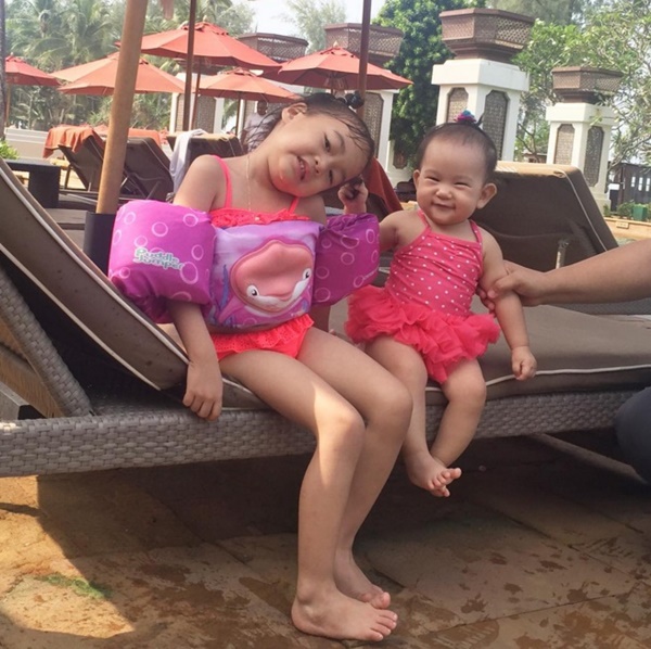 พลอยชิดจันทร์ ครอบครัว พลอยชิดจันทร์ ครอบครัว