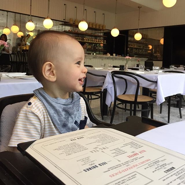 ลูกชายญารินดา ลูกชายญารินดา