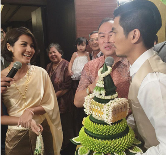 นุ่น ท็อป ควงคู่แต่งงานแบบ ECO ชื่นมื่น-รักษ์โลก หลังปลูกต้นรักกว่า 8 ปี นุ่น ท็อป ควงคู่แต่งงานแบบ ECO ชื่นมื่น-รักษ์โลก หลังปลูกต้นรักกว่า 8 ปี