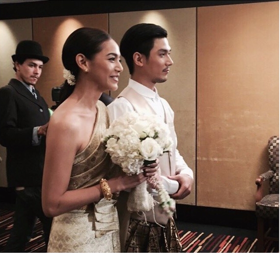 นุ่น ท็อป ควงคู่แต่งงานแบบ ECO ชื่นมื่น-รักษ์โลก หลังปลูกต้นรักกว่า 8 ปี นุ่น ท็อป ควงคู่แต่งงานแบบ ECO ชื่นมื่น-รักษ์โลก หลังปลูกต้นรักกว่า 8 ปี