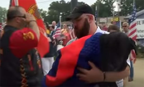 น้ำตาซึม คลิปทหารอำลาตูบร่วมสงครามเพื่อนยาก ก่อนชจะถูกการุณยฆาต น้ำตาซึม คลิปทหารอำลาตูบร่วมสงครามเพื่อนยาก ก่อนชจะถูกการุณยฆาต