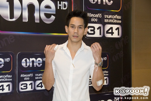 อาร์ เดอะสตาร์ แถลงข่าวขับรถชนสิบล้อ รับนอนน้อย ยันไม่ได้เมา อาร์ เดอะสตาร์ แถลงข่าวขับรถชนสิบล้อ รับนอนน้อย ยันไม่ได้เมา