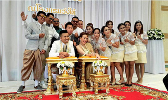 งานแต่งโน๊ต จูเนียร์ ลูกชายโน้ต เชิญยิ้ม ตลก-ดารา มาเพียบ งานแต่งโน๊ต จูเนียร์ ลูกชายโน้ต เชิญยิ้ม ตลก-ดารา มาเพียบ
