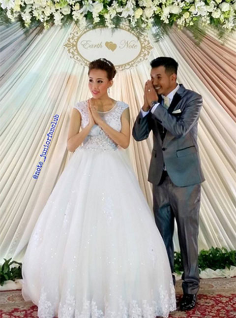 งานแต่งโน๊ต จูเนียร์ ลูกชายโน้ต เชิญยิ้ม ตลก-ดารา มาเพียบ งานแต่งโน๊ต จูเนียร์ ลูกชายโน้ต เชิญยิ้ม ตลก-ดารา มาเพียบ